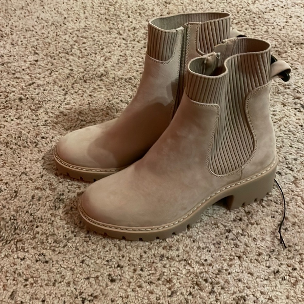 NWT NoBo zip up booties sz 8